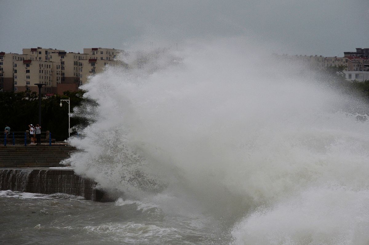 受寒潮大风影响,海口“三港”11月18日2时起停运