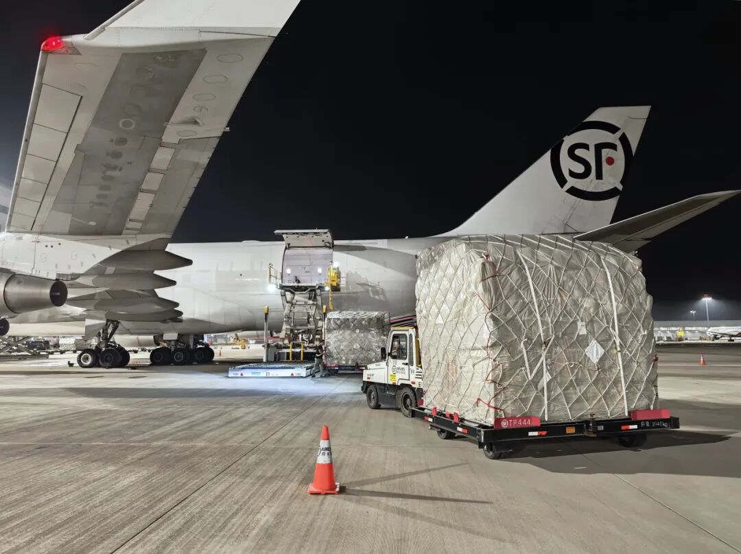 探访亚洲首座专业货运机场：全球好物“秒”通关