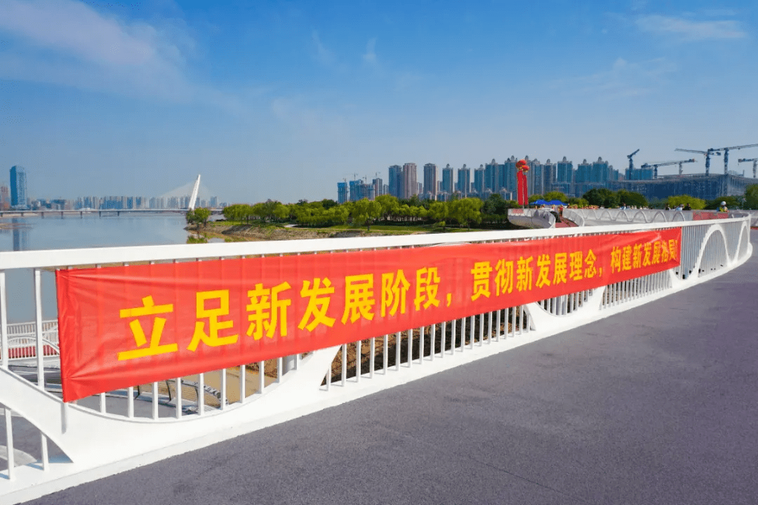 西安东站普速场正线顺利开通