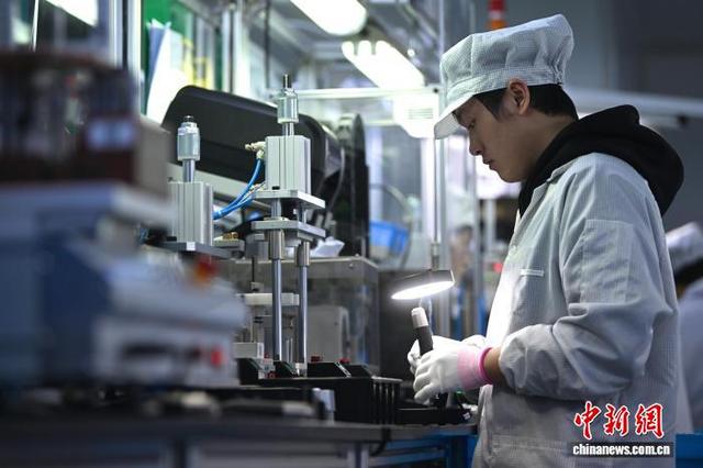 海外华文媒体走进安徽休宁：“小开关”何以连接全球汽车链？