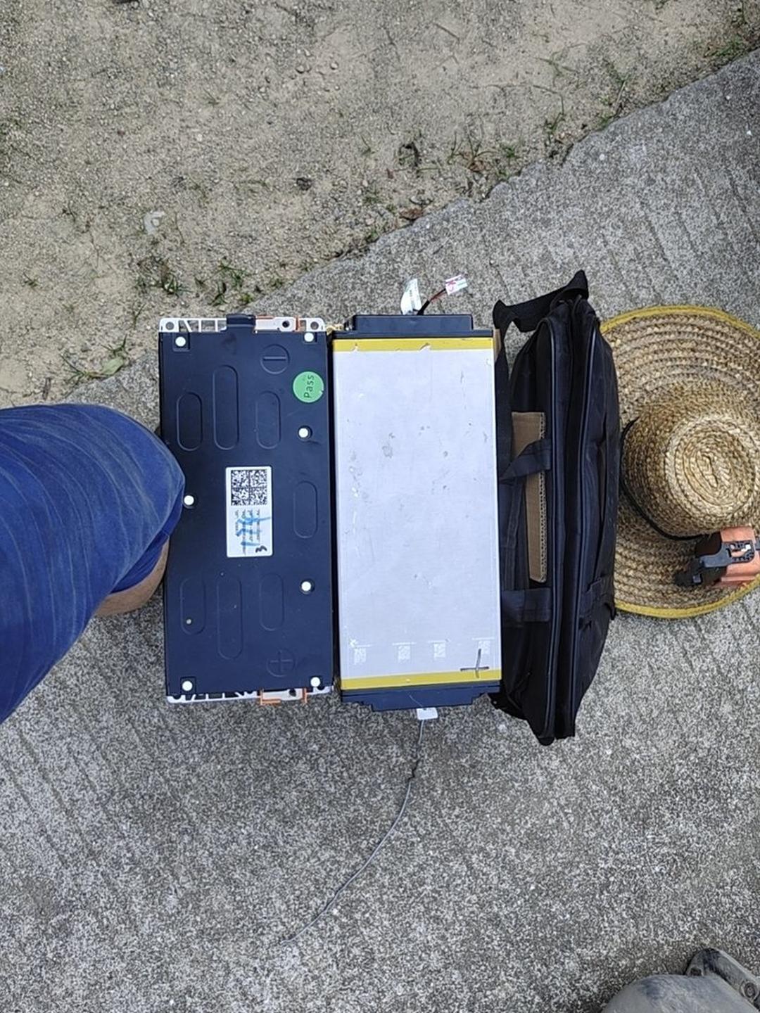 小米回应“汽车工厂内电池产线起火”：调试设备时磕碰电池包