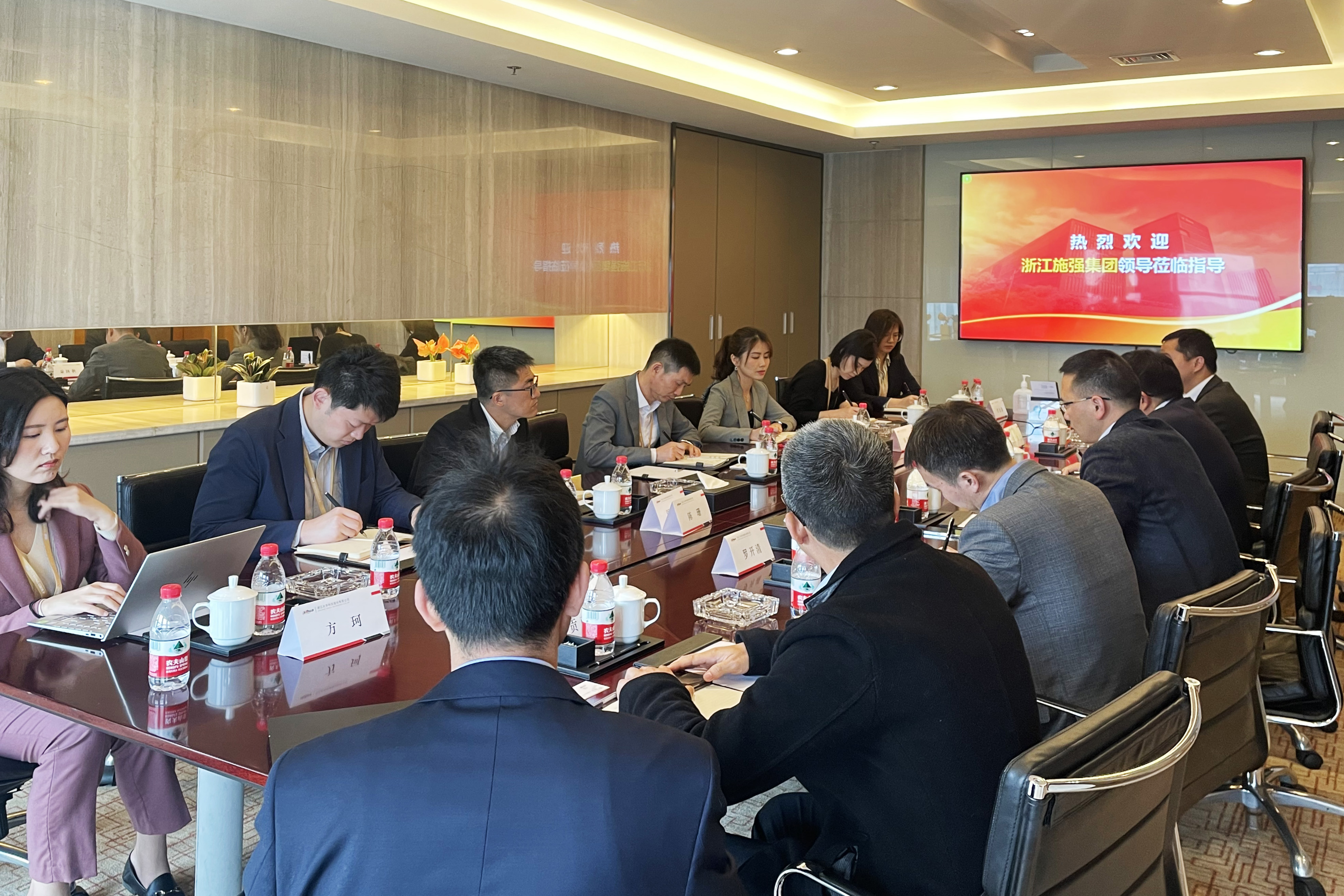 人保财险政银保 ,人保财险 _智慧黑板行业：技术融合与场景重构下的全链路升级指南