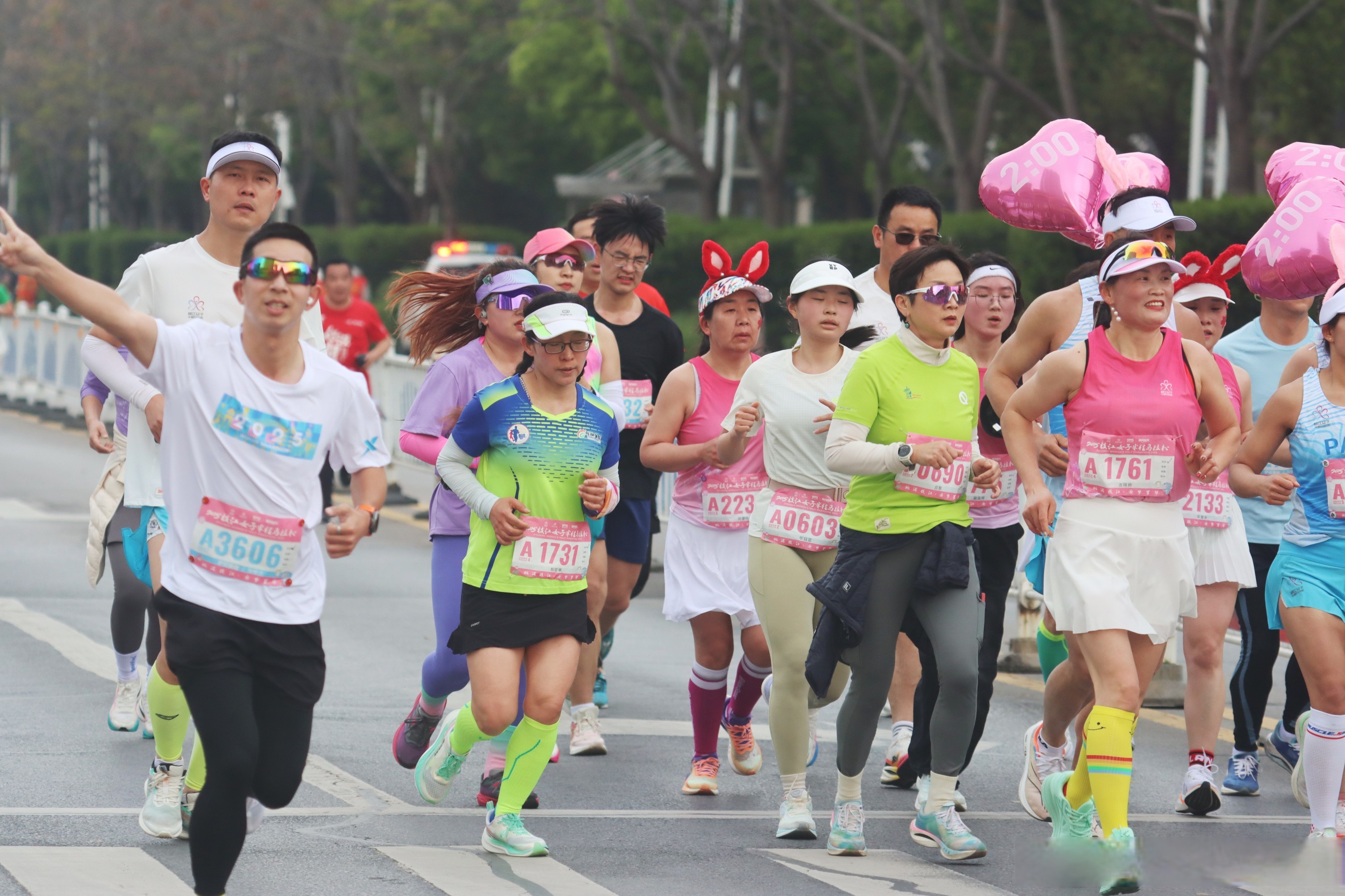 2025中国运动服行业：从马拉松“赛装”到日常穿搭，运动服的破圈之旅_人保服务 ,人保服务