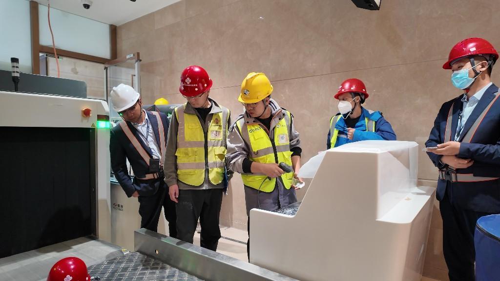 西宁曹家堡国际机场：机务维修员保障航班飞行安全