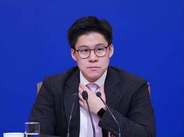 汇丰及恒生银行捐款3000万港元,支援香港宏福苑火灾善后工作