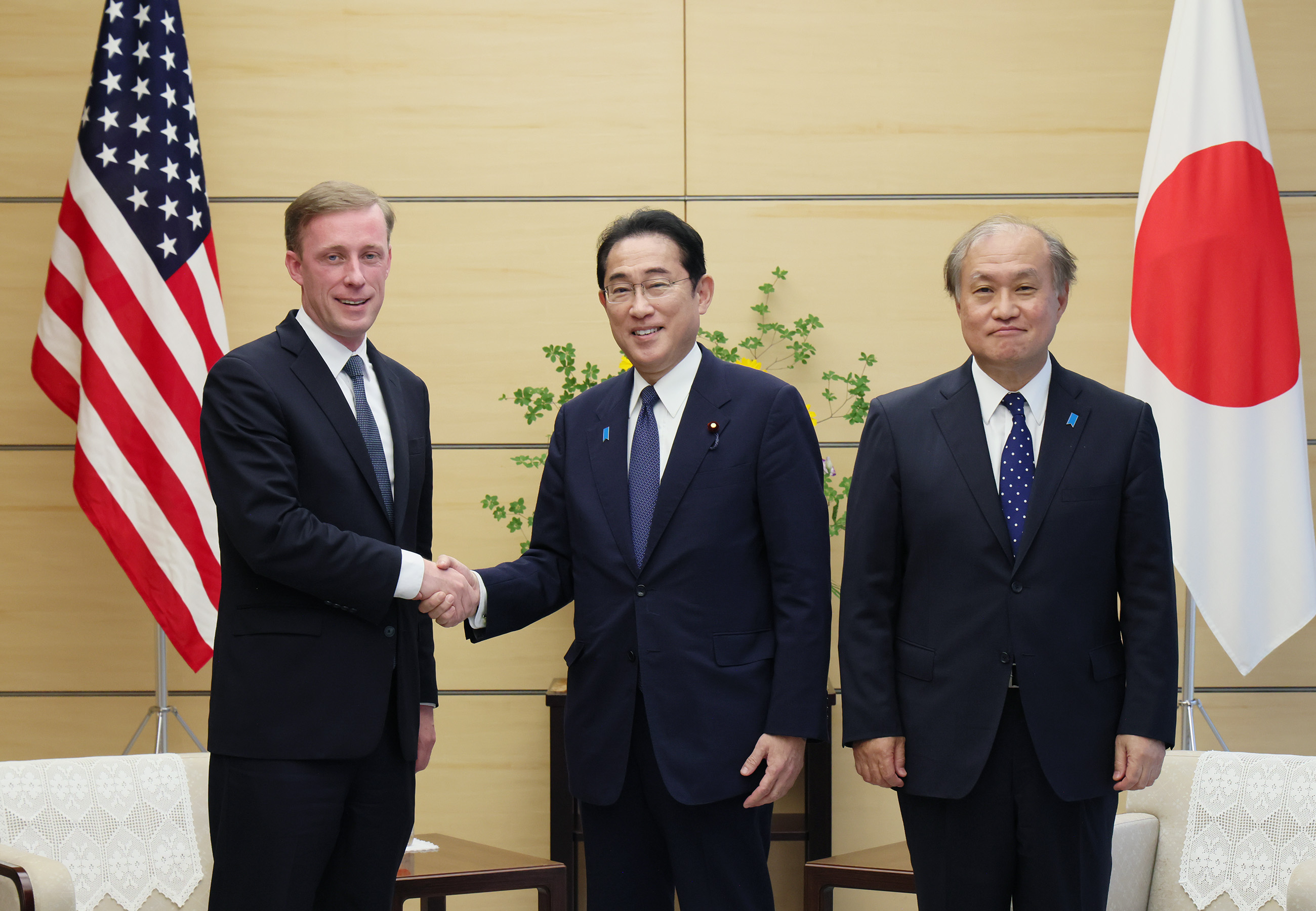 韩国国家情报院前院长赵太庸涉干政渎职等被起诉