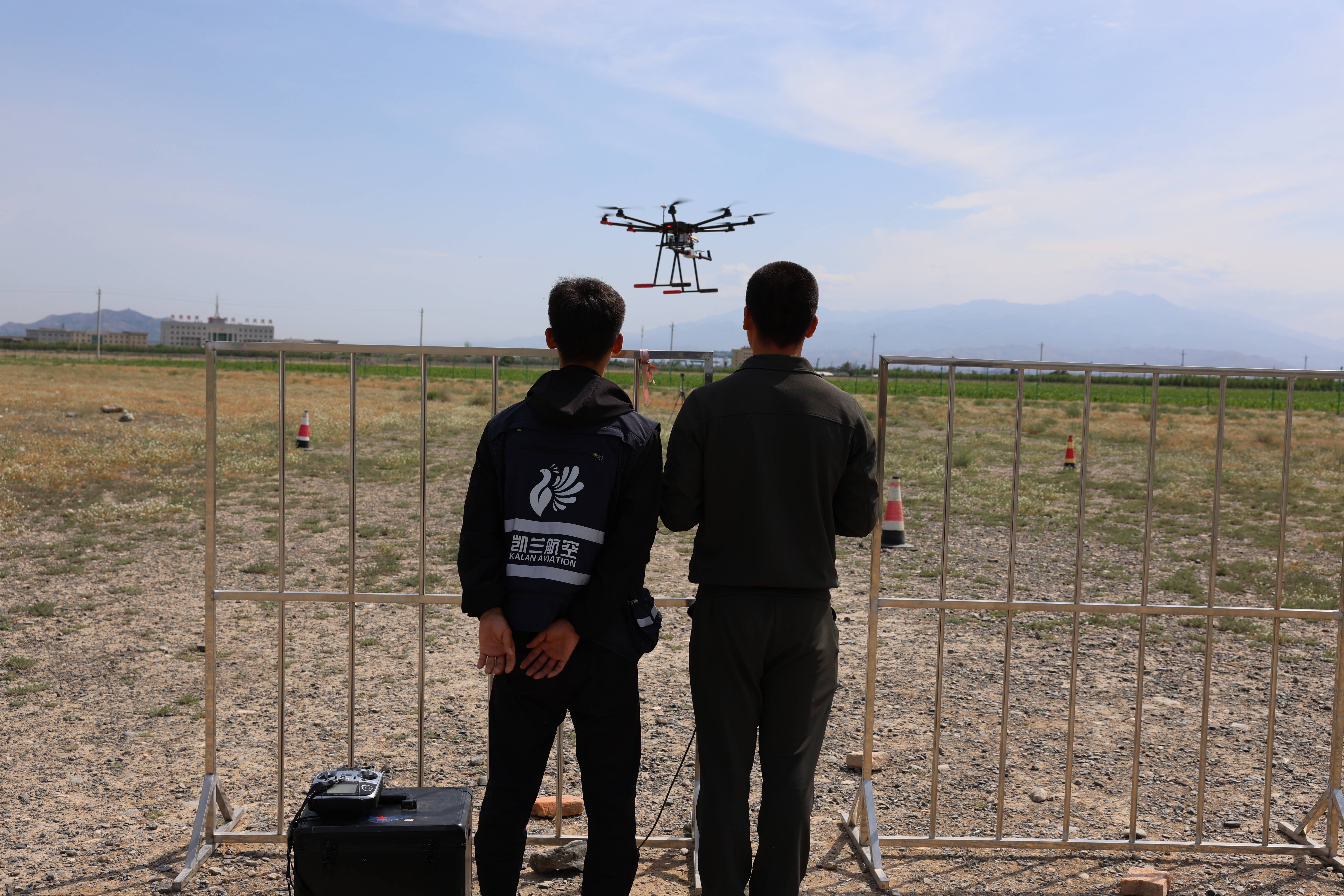 无人机操控员就业缺口达百万，年轻“飞手”如何获得高薪酬