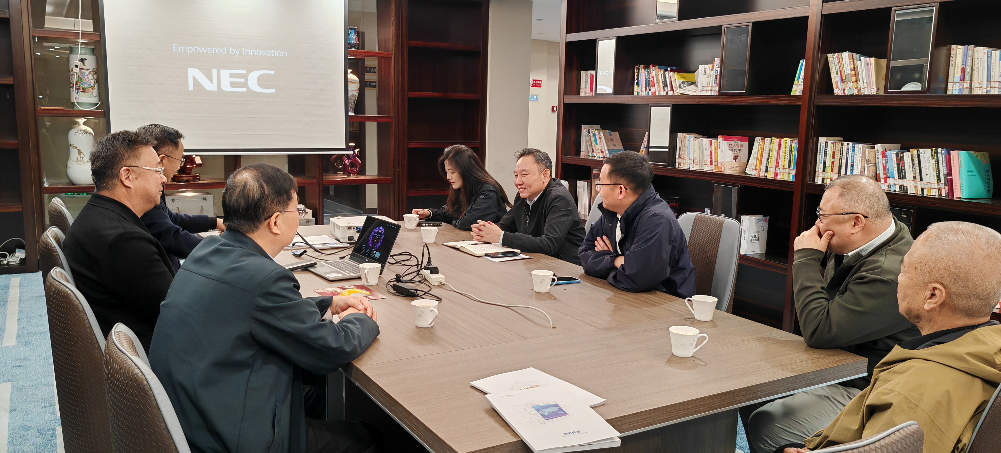 人保服务,人保财险 _2026-2030年中国数据中心交换机行业：AI算力引爆800G时代，谁将抢占千亿市场制高点?