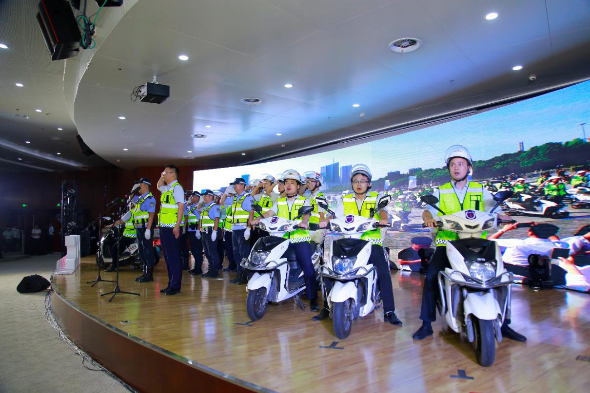 功能性夹克全球消费趋势与时尚科技融合创新研究_人保服务 ,人保服务