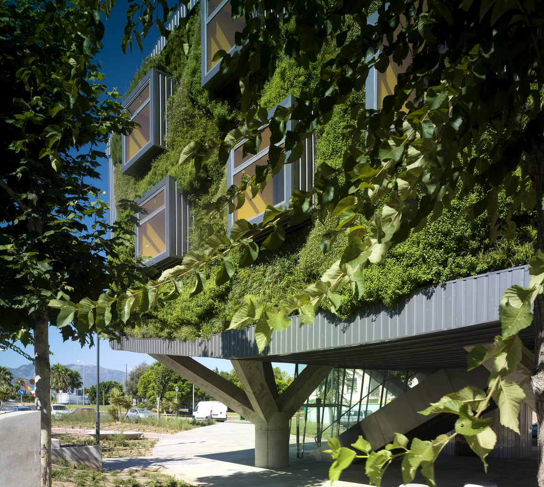 瓷砖产业绿色转型与建筑美学消费价值重构战略分析_人保车险   品牌优势——快速了解燃油汽车车险,人保财险 