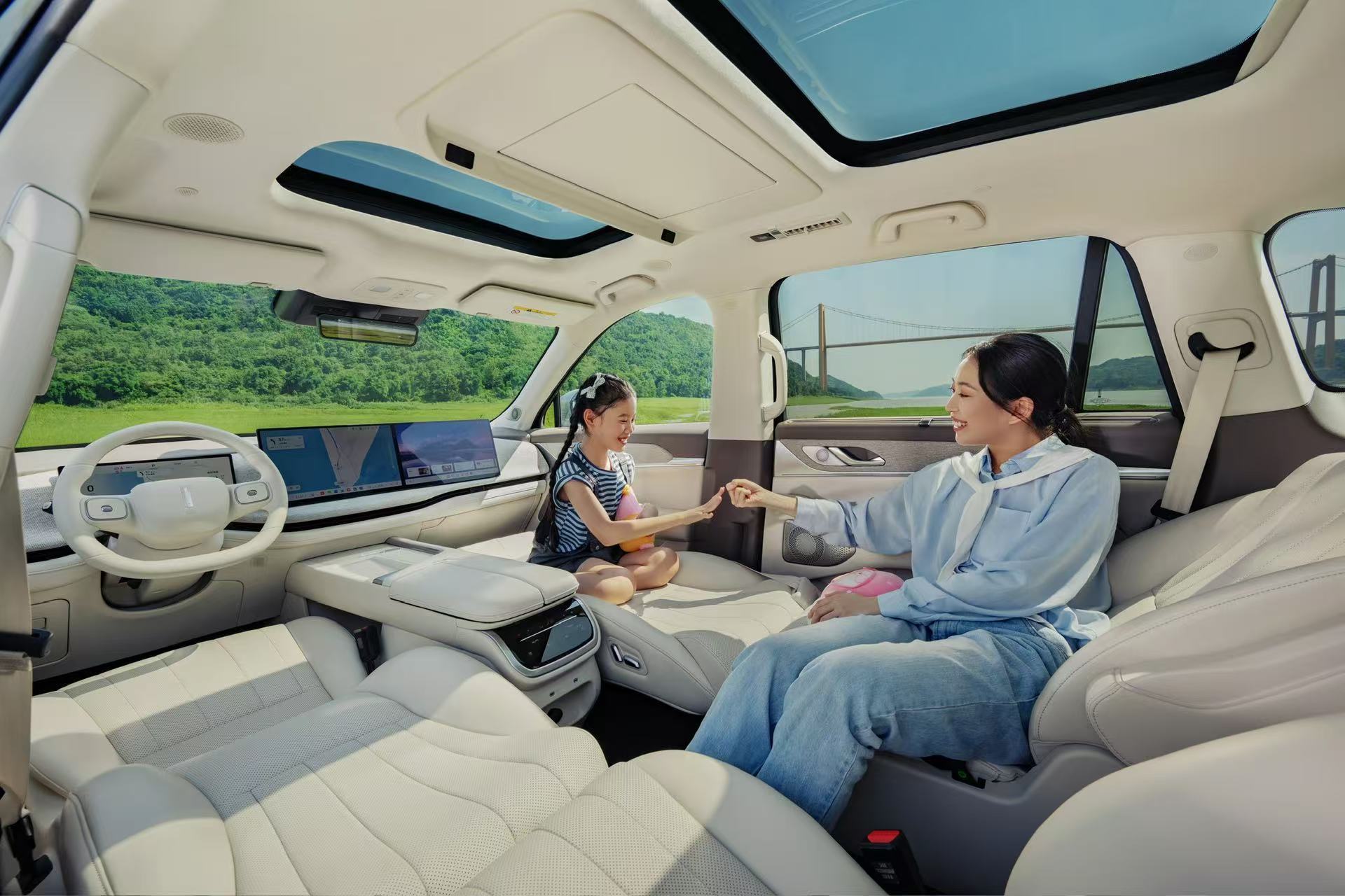 汽车香氛消费升级与健康智能车居生态价值重构研究_人保服务,拥有“如意行”驾乘险,出行更顺畅!