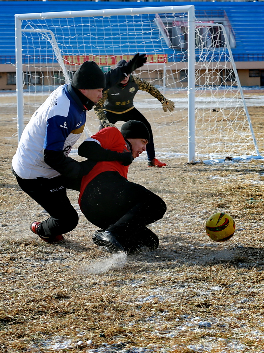 中俄中小学生雪地足球赛在同江市开幕
