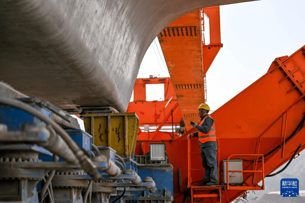 明日通车！包银高铁全线贯通运营