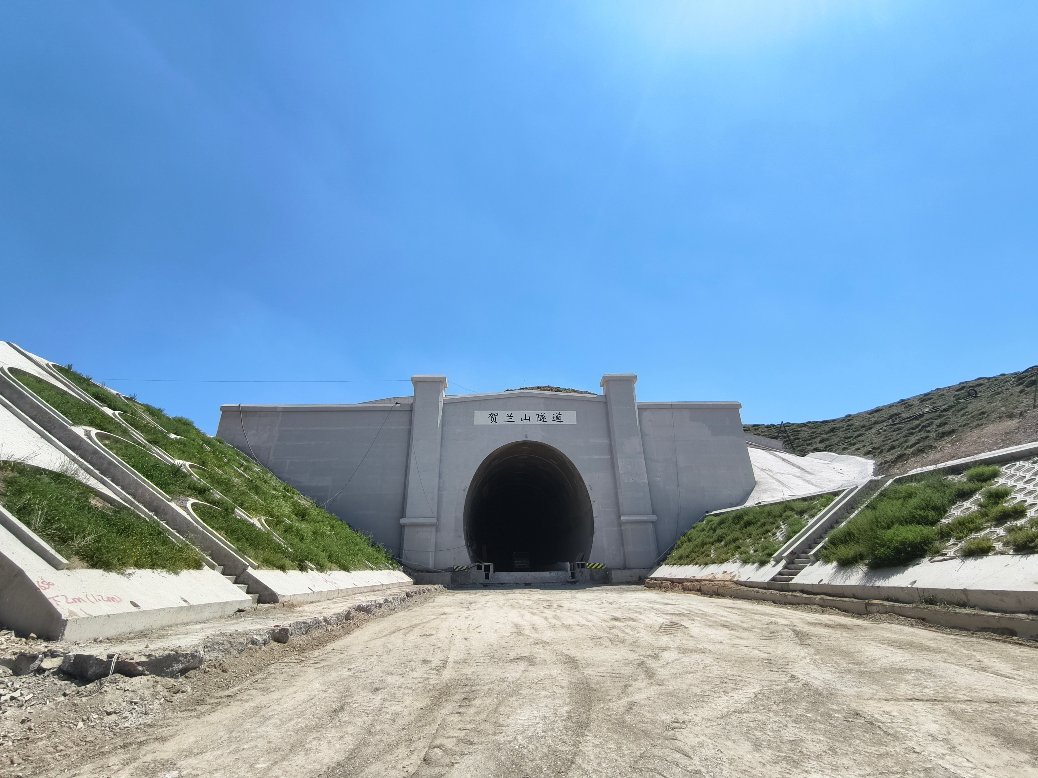 明日通车！包银高铁全线贯通运营