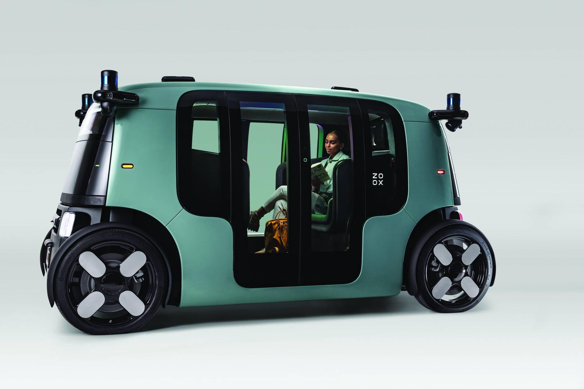 北京发放首批L3级高速公路自动驾驶车辆专用号牌