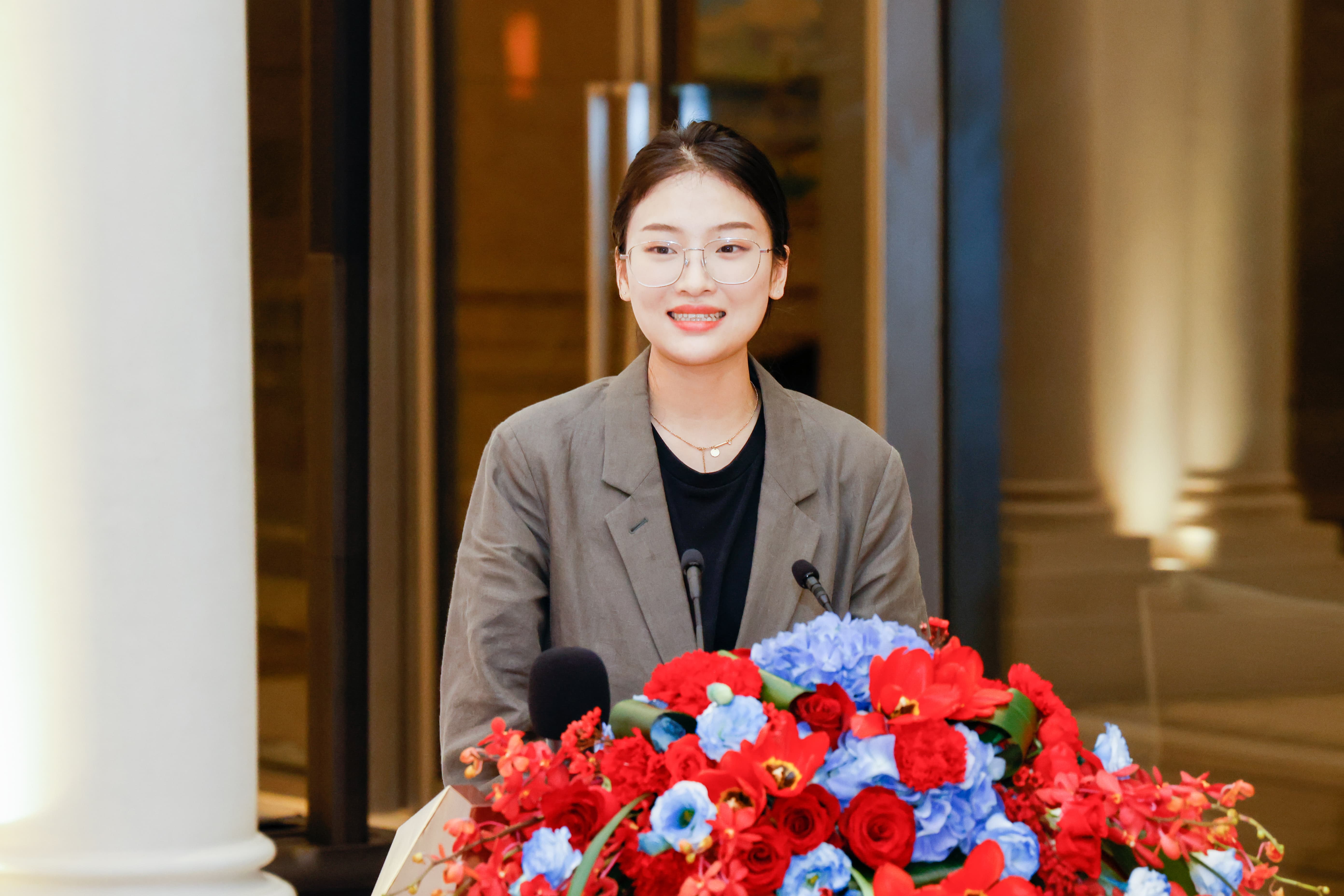 招商信诺人寿：王小青因工作变动辞任，王颖担任董事长