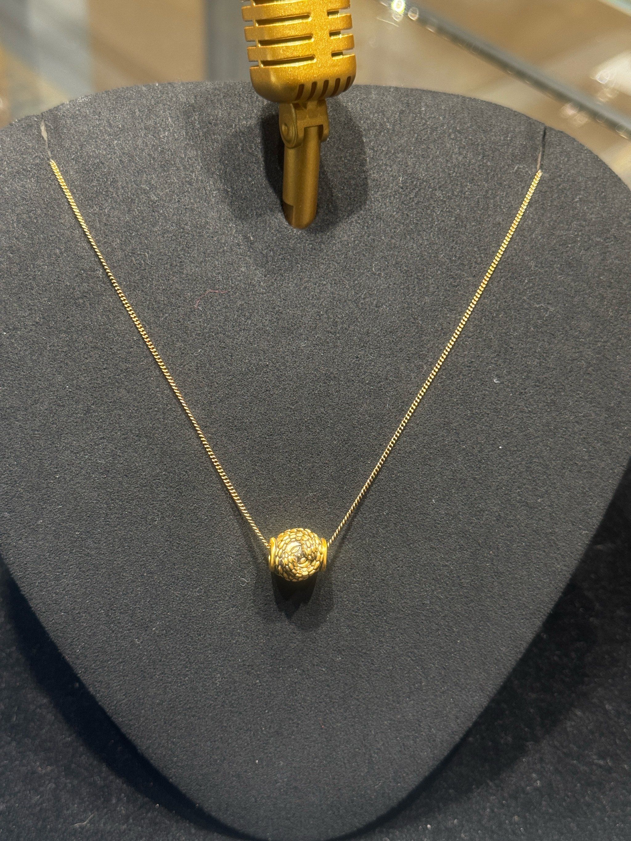 周大福回应牛马吊坠争议