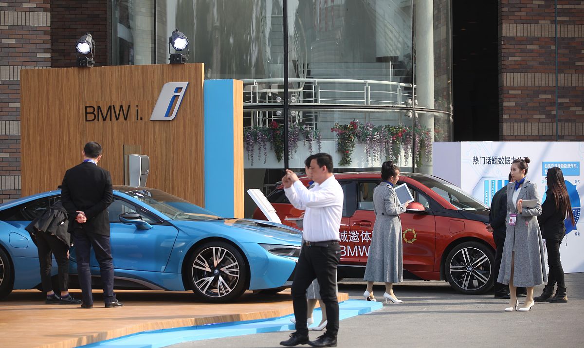 特斯拉官网发布分析师预测：四季度交付量或降15%