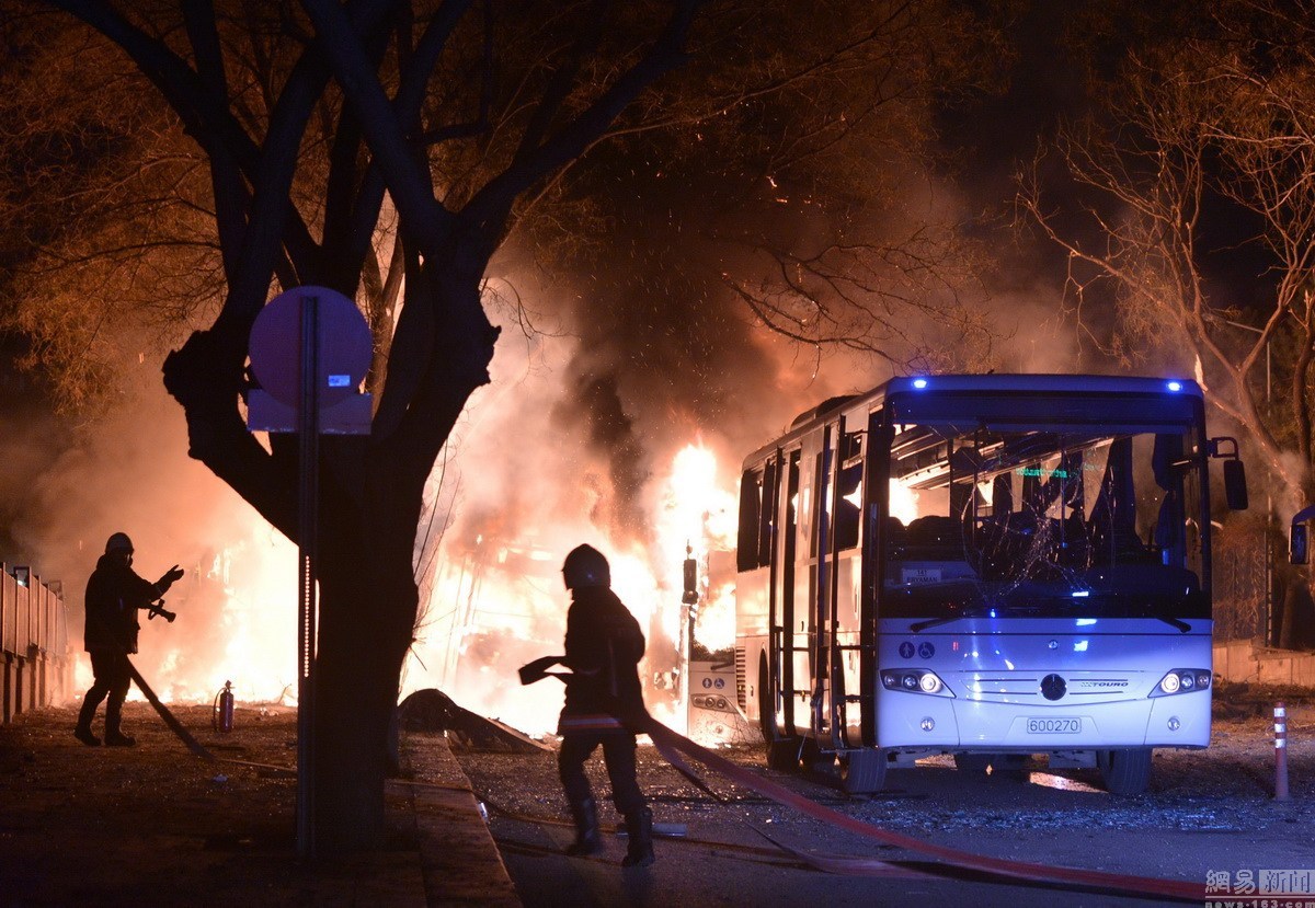 瑞士南部酒吧爆炸起火已致逾百人伤亡