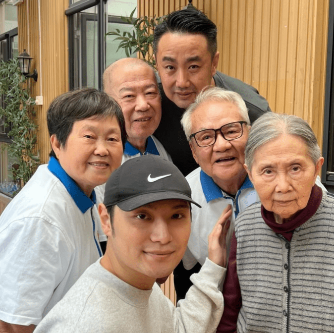 (走进中国乡村)“土味三国”出圈 安徽小伙带领银发族重塑乡村新潮