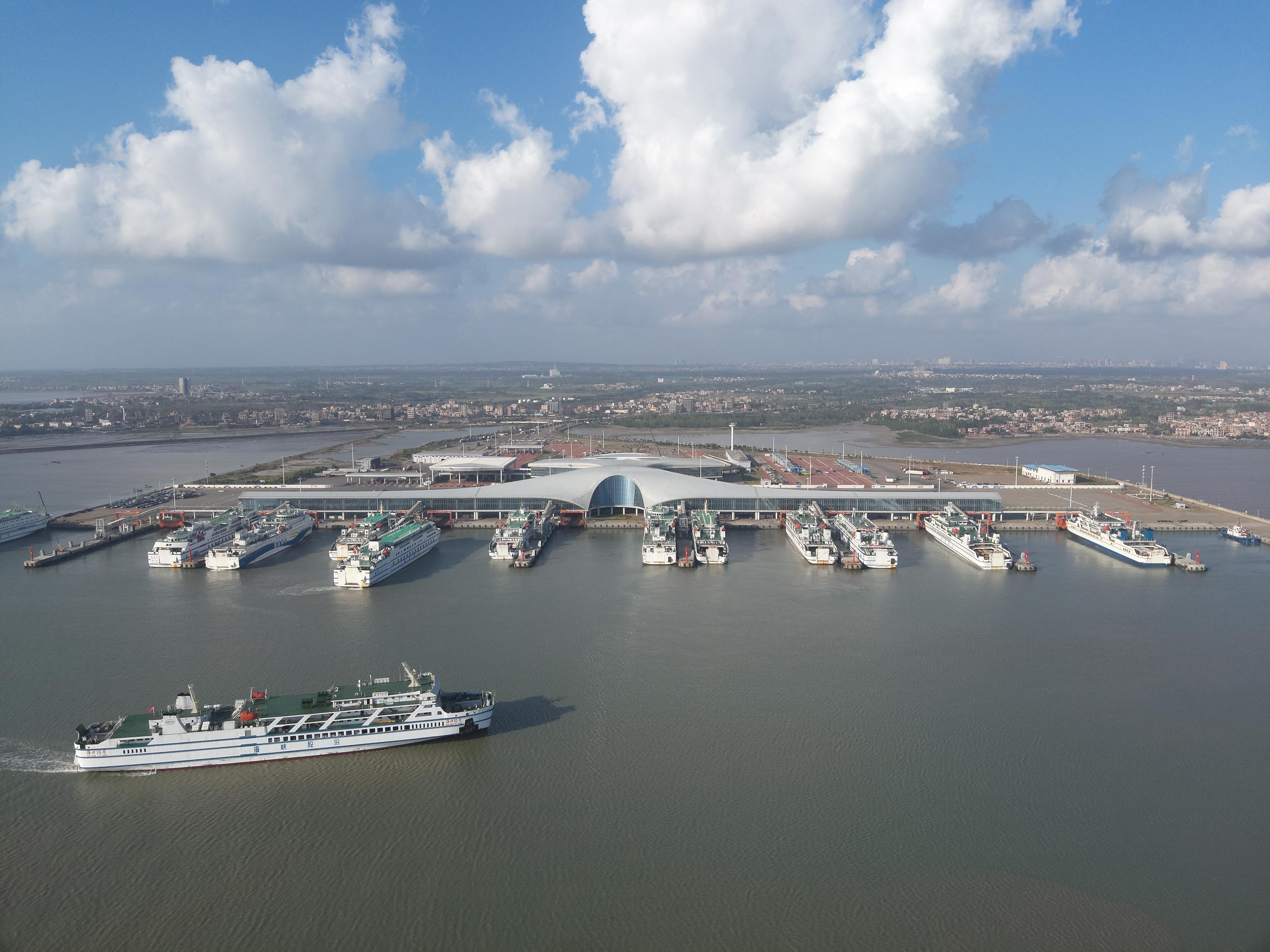 浙江宁波口岸国际航行船舶2025年通关创新高