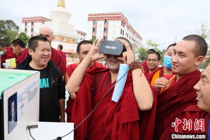 “十四五”青海搜集整理出版《格萨尔》史诗部本专著185部