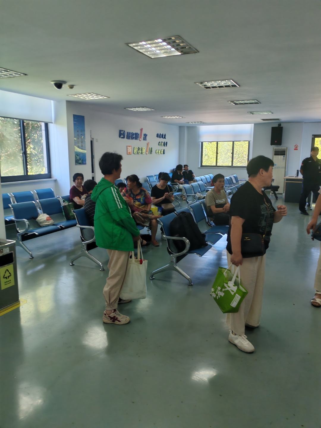 徐宪平用8万认购价值约300万的股权