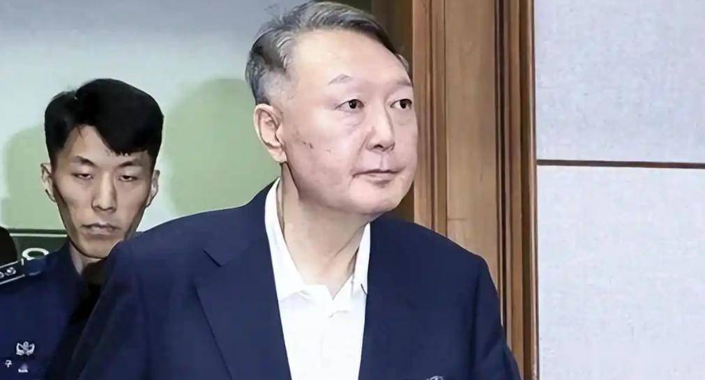 韩媒：韩国检方要求判处前总统尹锡悦死刑