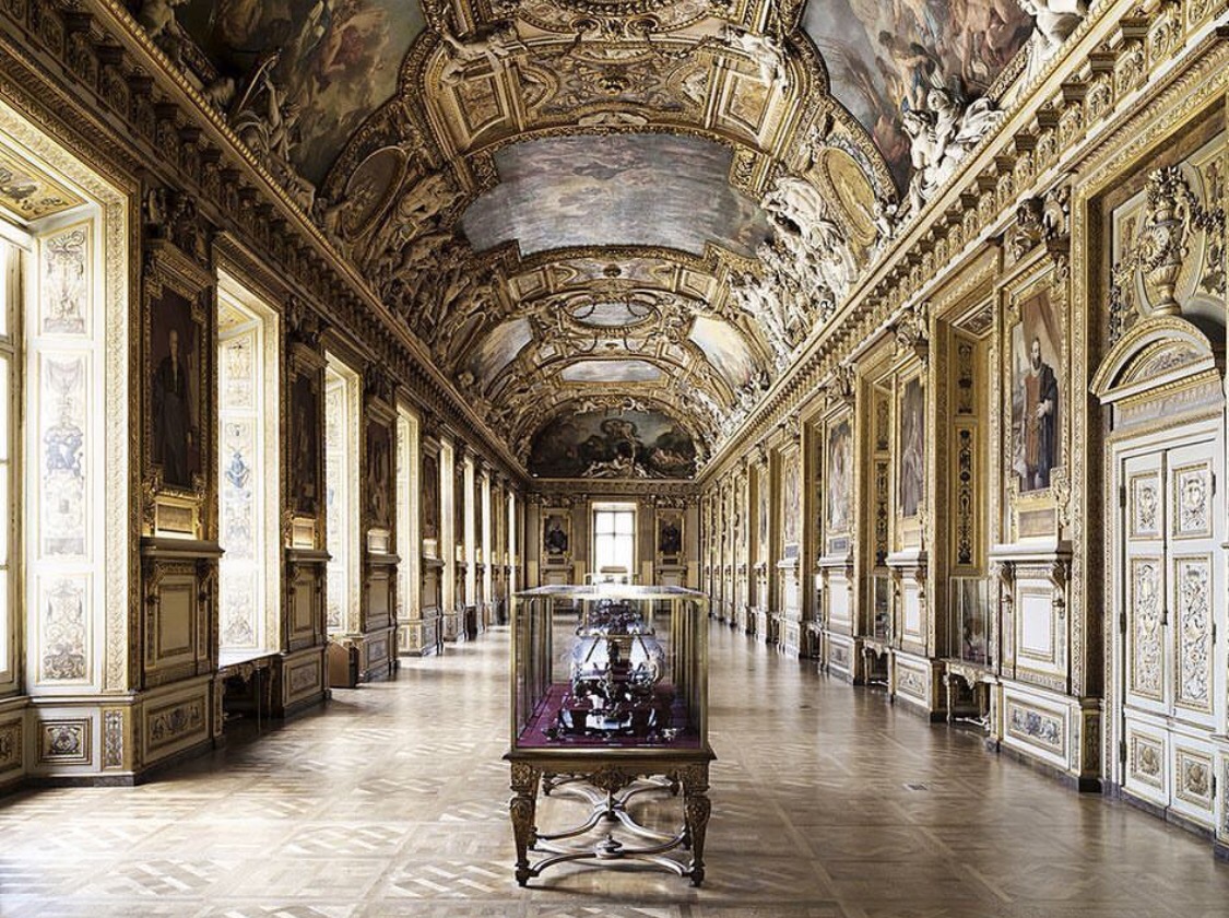 法国卢浮宫对大多数非欧盟国家游客提价