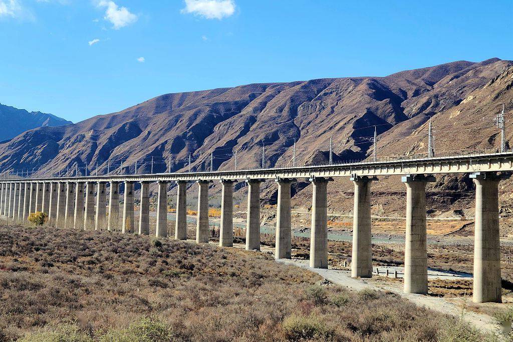 西藏拉林铁路开通运营以来运送旅客575万人次