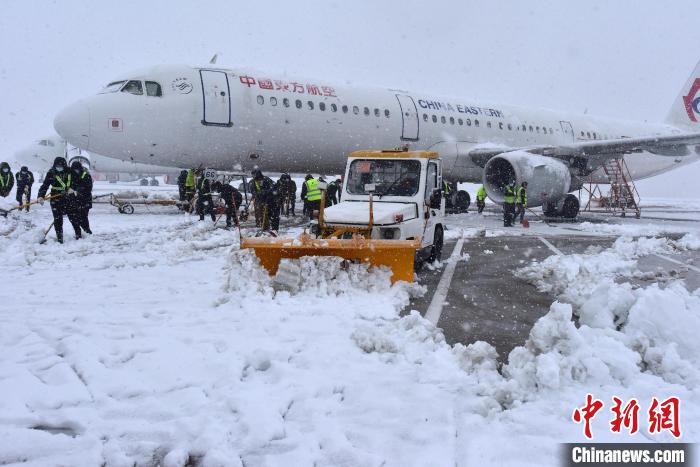 江苏降雪 部分航班受延续或取消