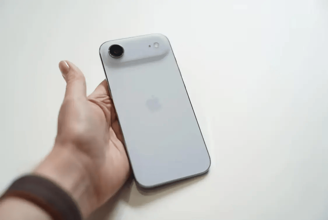 上市三个月，iPhone Air有渠道“降价”2000元！客服回应