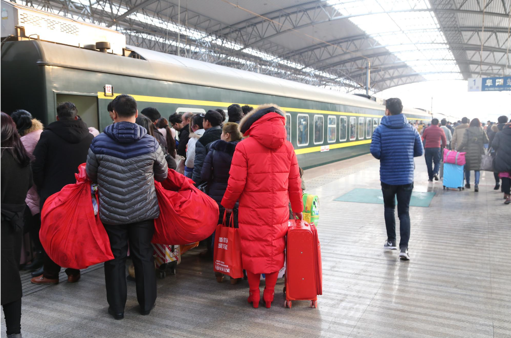 （新春走基层）长三角春运首趟临客从浙江宁波提前开行
