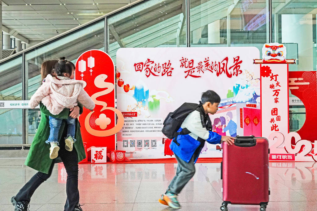 （新春走基层）长三角春运首趟临客从浙江宁波提前开行