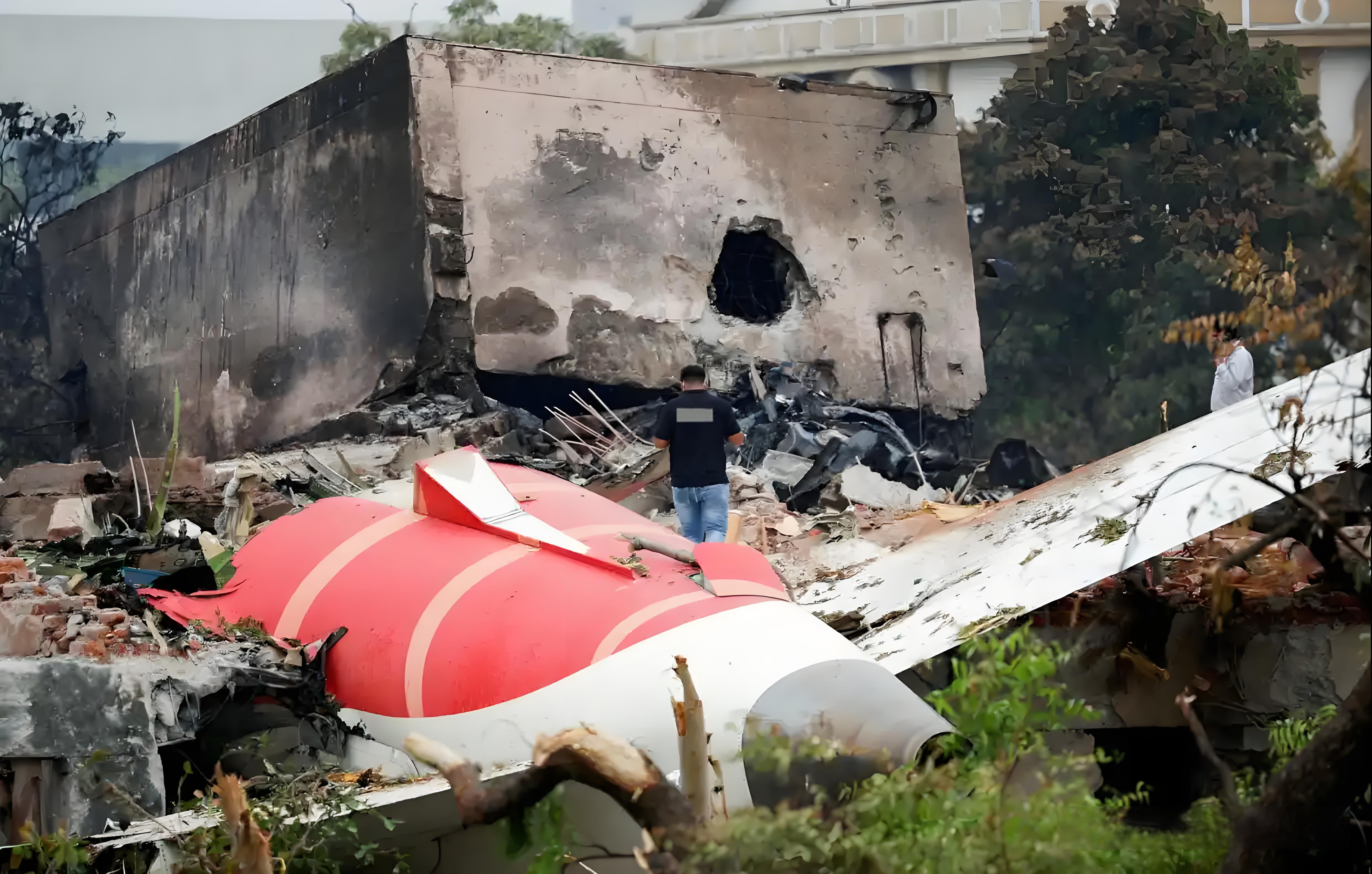 印媒：印度一飞机坠毁 初步信息显示机上人员全部遇难