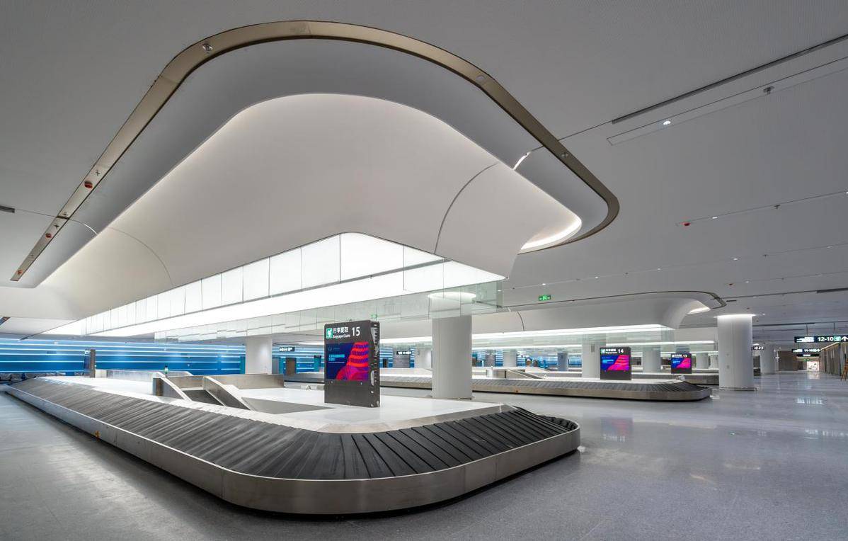 三亚凤凰国际机场T3航站楼启动试运行