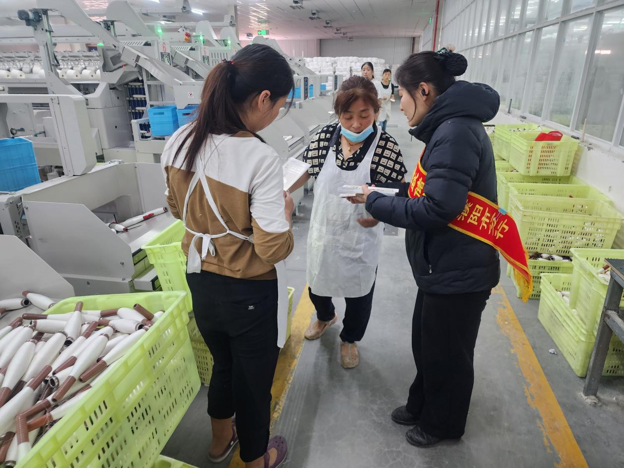 前员工诈骗获刑储户向银行索赔 邮储银行呼伦贝尔市分行：将充分尊重并依法履行法院判决