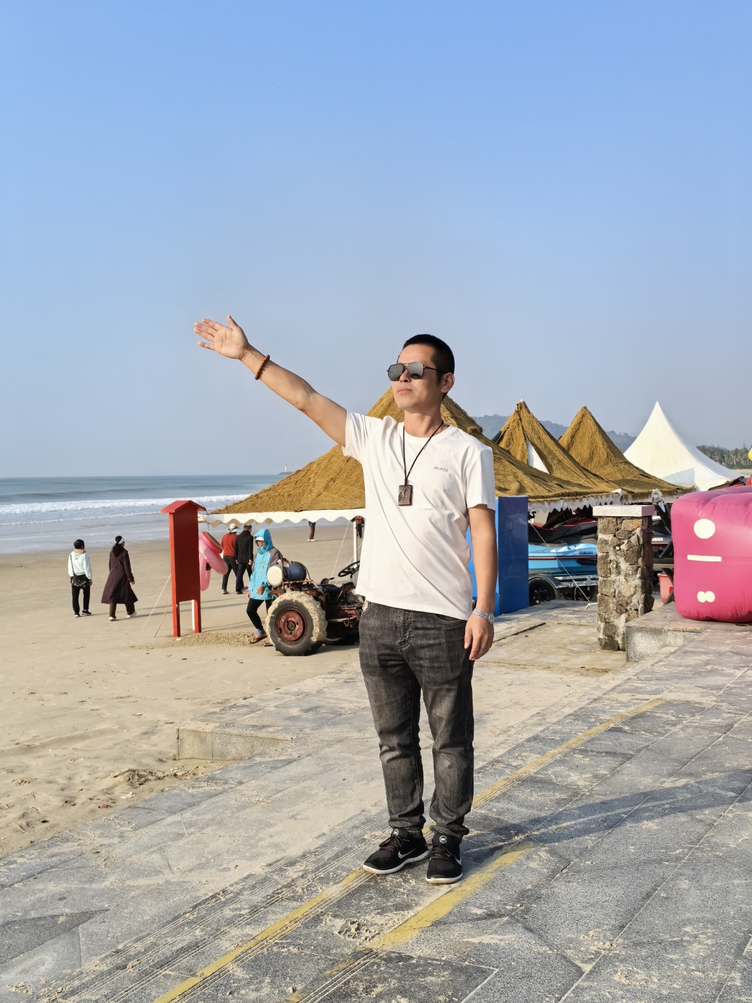 海南产经新观察:“冲浪之乡”万宁全力打造世界级冲浪胜地