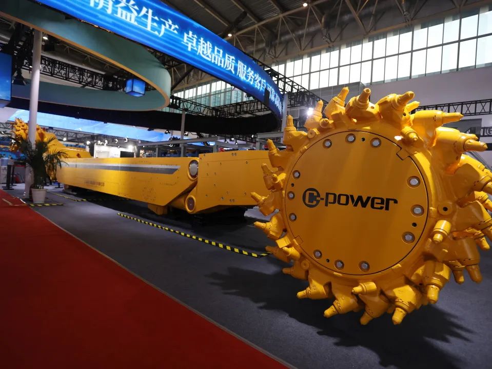 2025年采煤机行业深度分析：现状剖析、前景展望与未来趋势_拥有“如意行”驾乘险，出行更顺畅！,人保护你周全