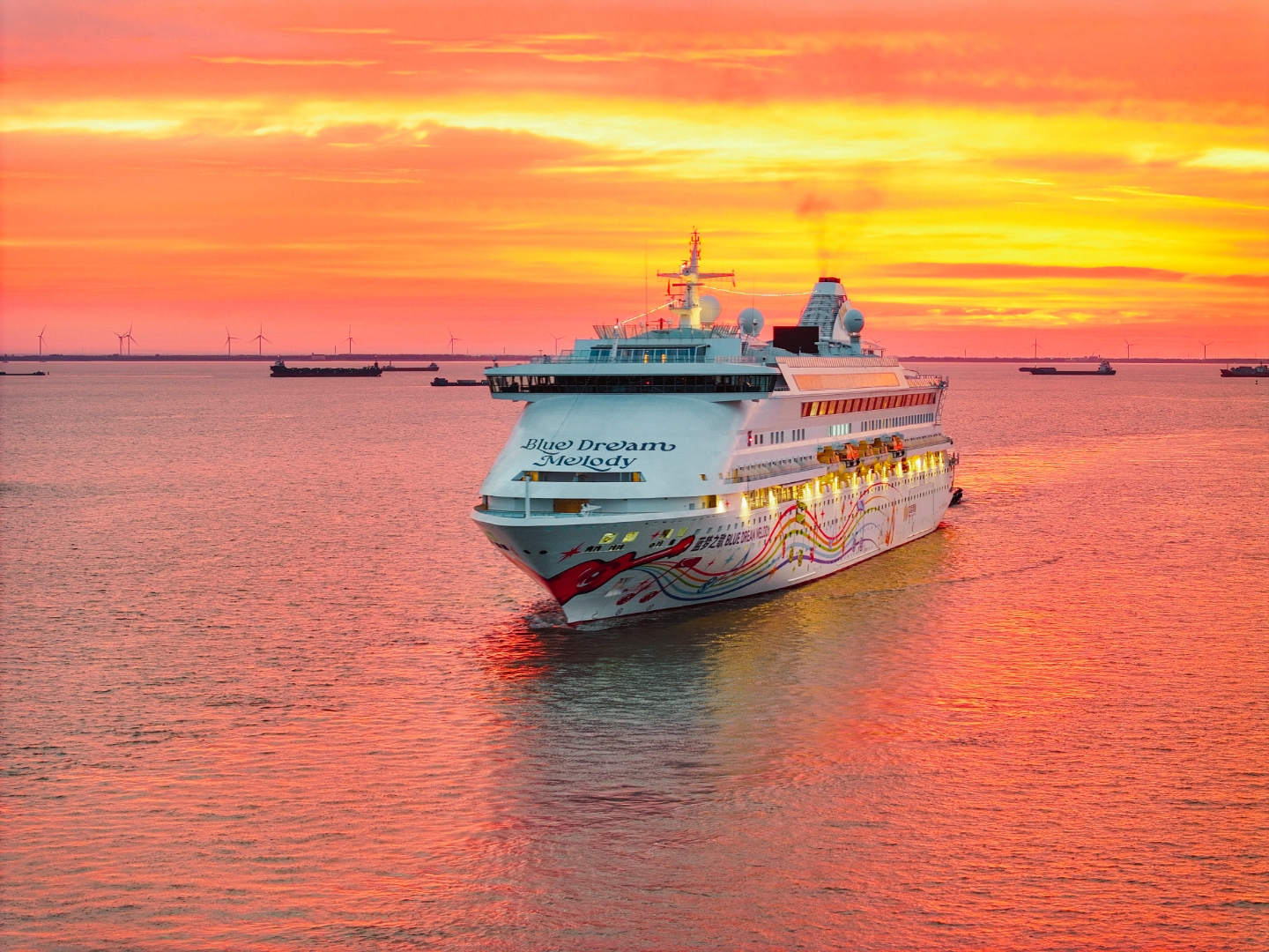 2026年春节期间三亚迎来首艘国际邮轮