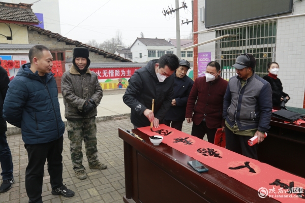 （新春走基层）大庆油田井场寒风中 一双工鞋的“辞旧迎新”